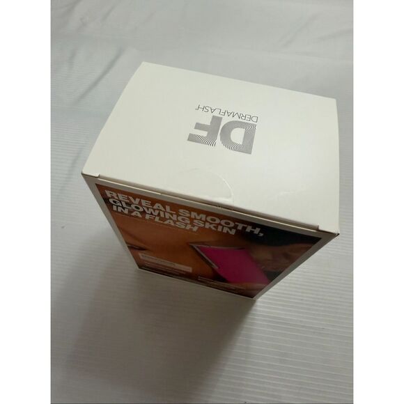 DERMAFLASH LUXE+ Sonic Dermaplaning Peach Fuzz Removal Set Smooth Skin 2 Speeds - Picture 7 of 7